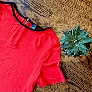 Red with Black Trim Short Sleeve Shirt. Size: 10.